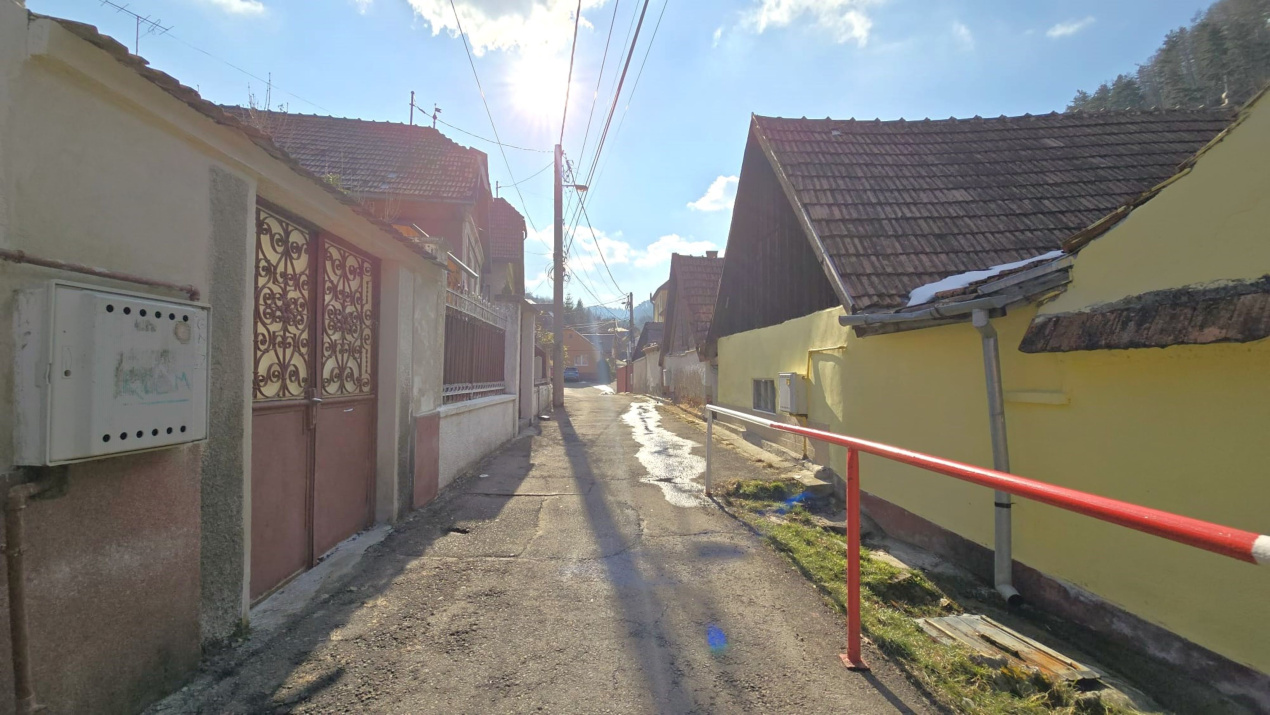 Casă cu potențial în Schei – cu front la două străzi | Strada Egalității