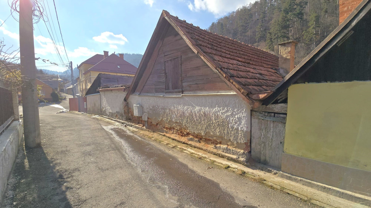 Casă cu potențial în Schei – cu front la două străzi | Strada Egalității