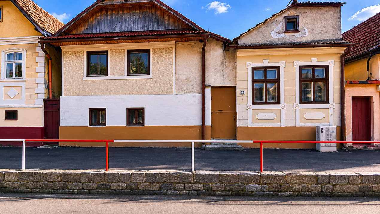 Casă cu potențial în Schei – cu front la două străzi | Strada Egalității